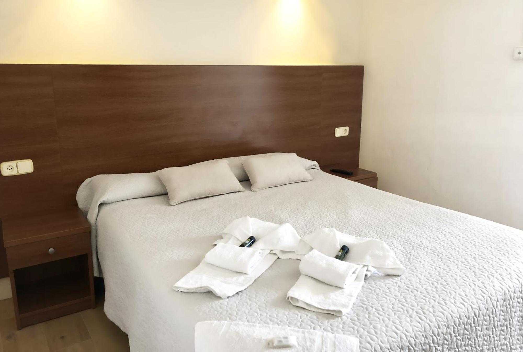 Hotel Medium Montecarlo Palafrugell Rum bild
