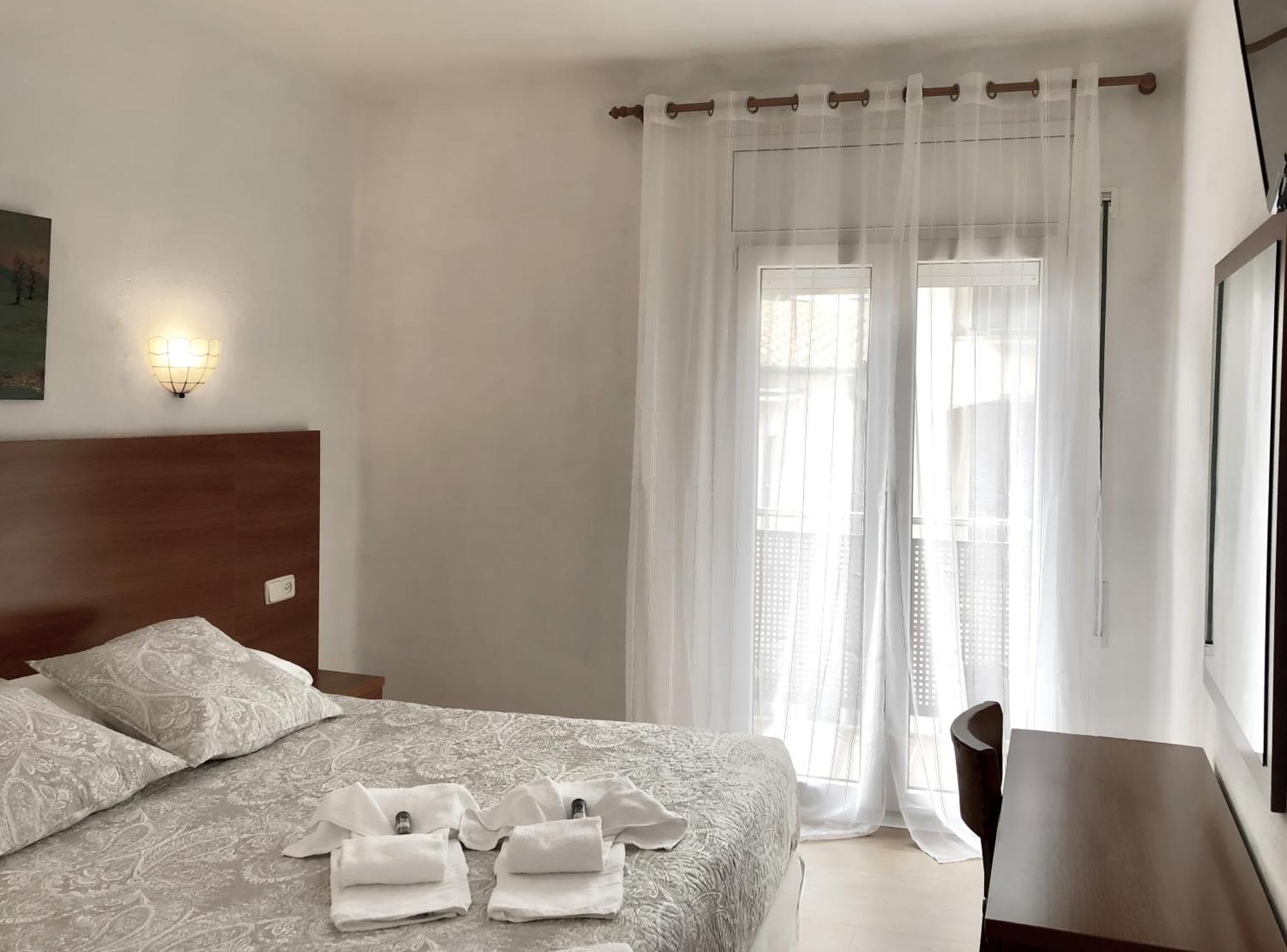 Hotel Medium Montecarlo Palafrugell Rum bild